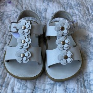 Footmates size 3.  Absolutely adorable. Worn twice. In great condition.